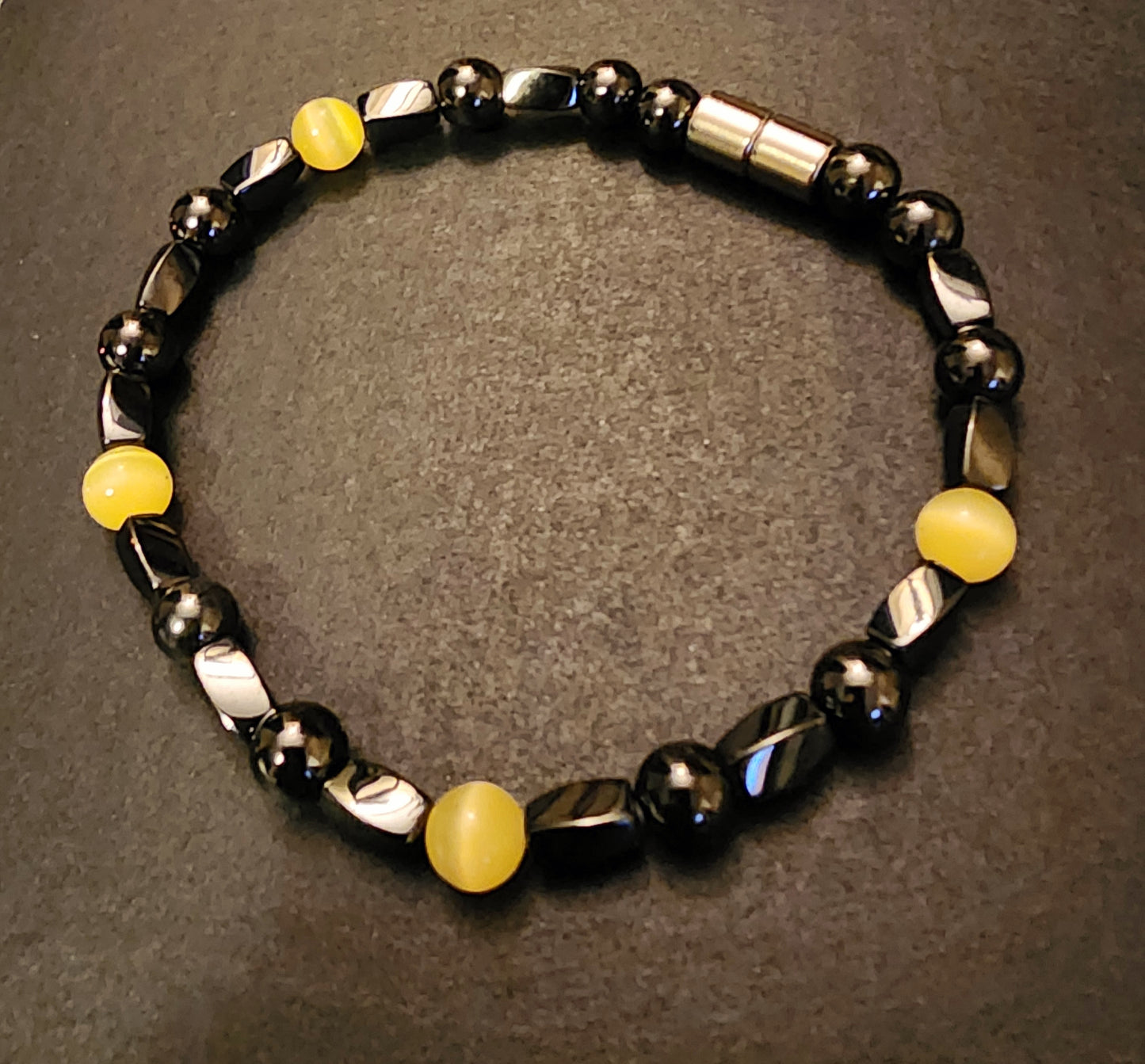 HEMATITE MAGNETIC BRACELET WITH YELLOW GEMSTONE BEADS