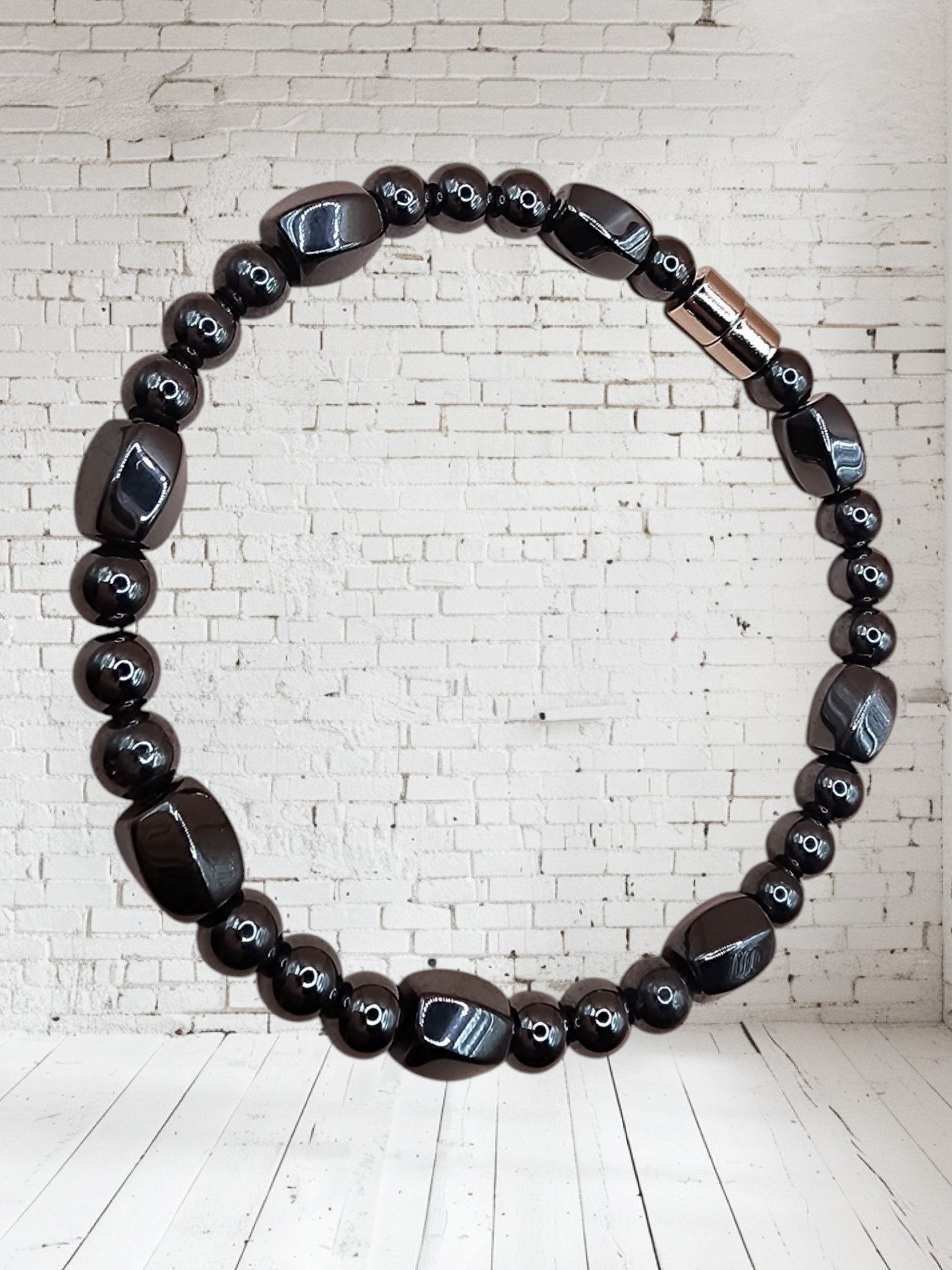HEMATITE MAGNETIC BRACELET WITH SIX-SIDED MAGNETIC ROUND BEAD