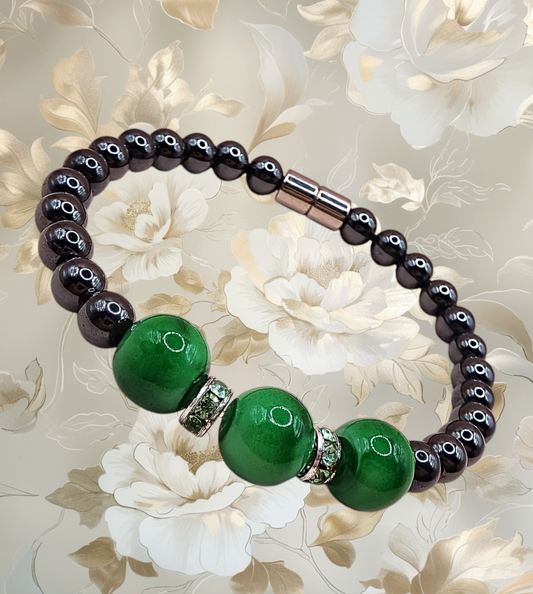HEMATITE MAGNETIC BRACELET WITH GREEN/GOLD BEADS